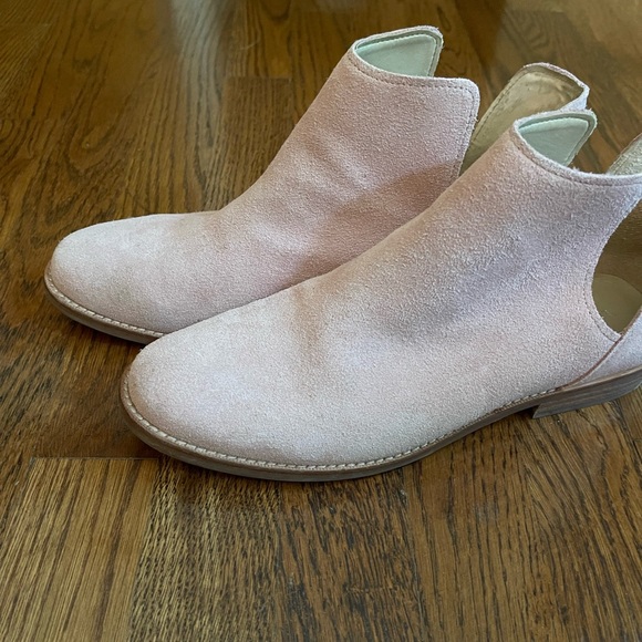 Lands End Pale Pink Cutout Ankle Booties Size 9.5 - Picture 2 of 9